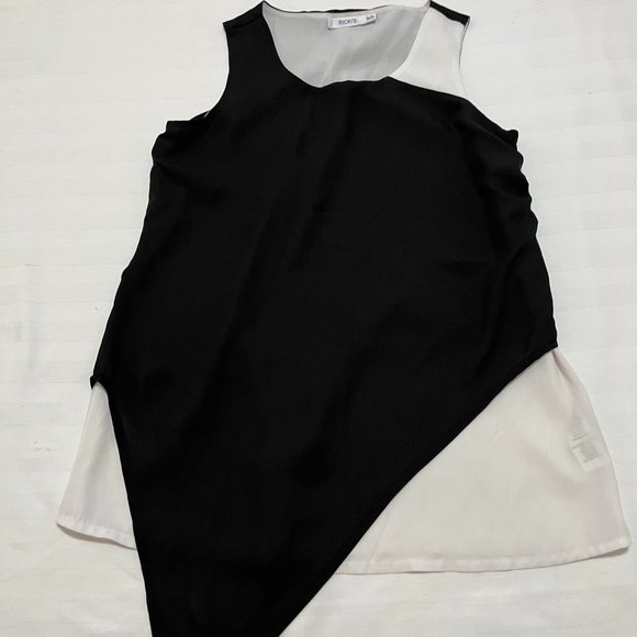 Ricki's Sleeveless Lightweight black and white Top Size XS - Picture 2 of 2